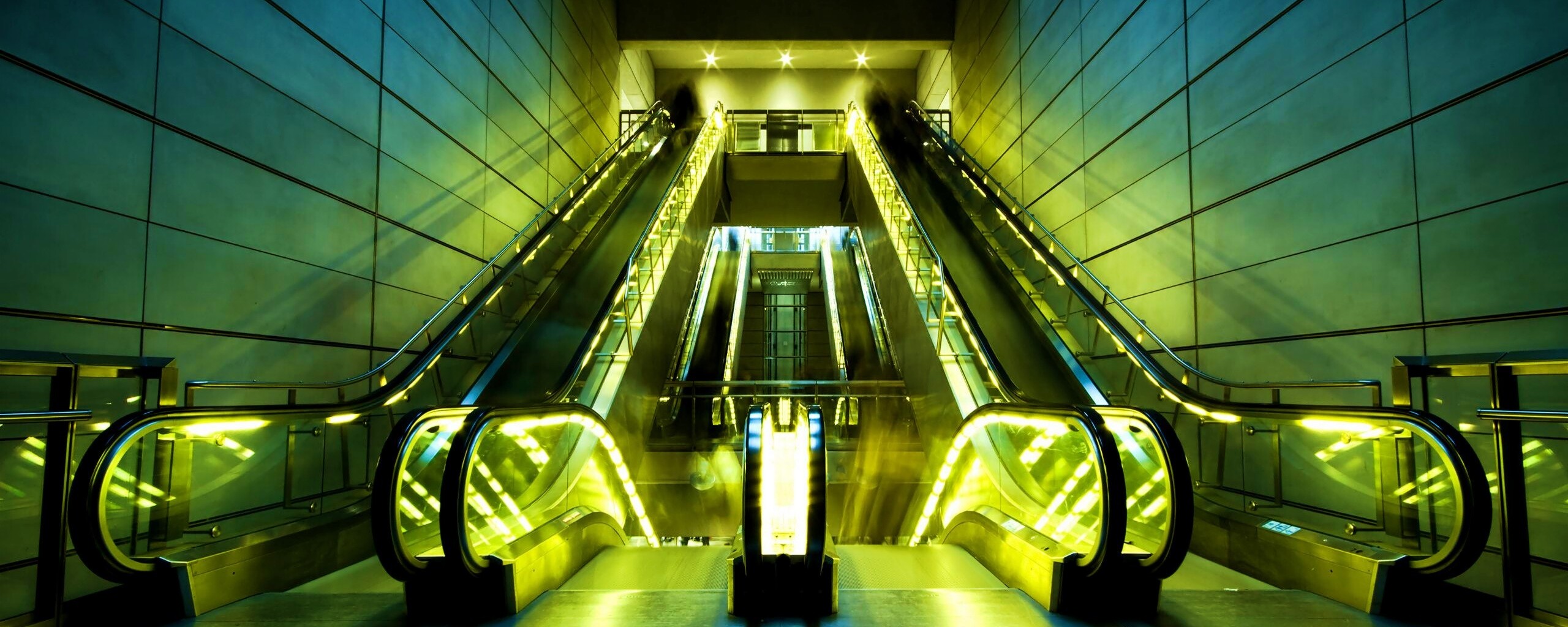 Метро обои