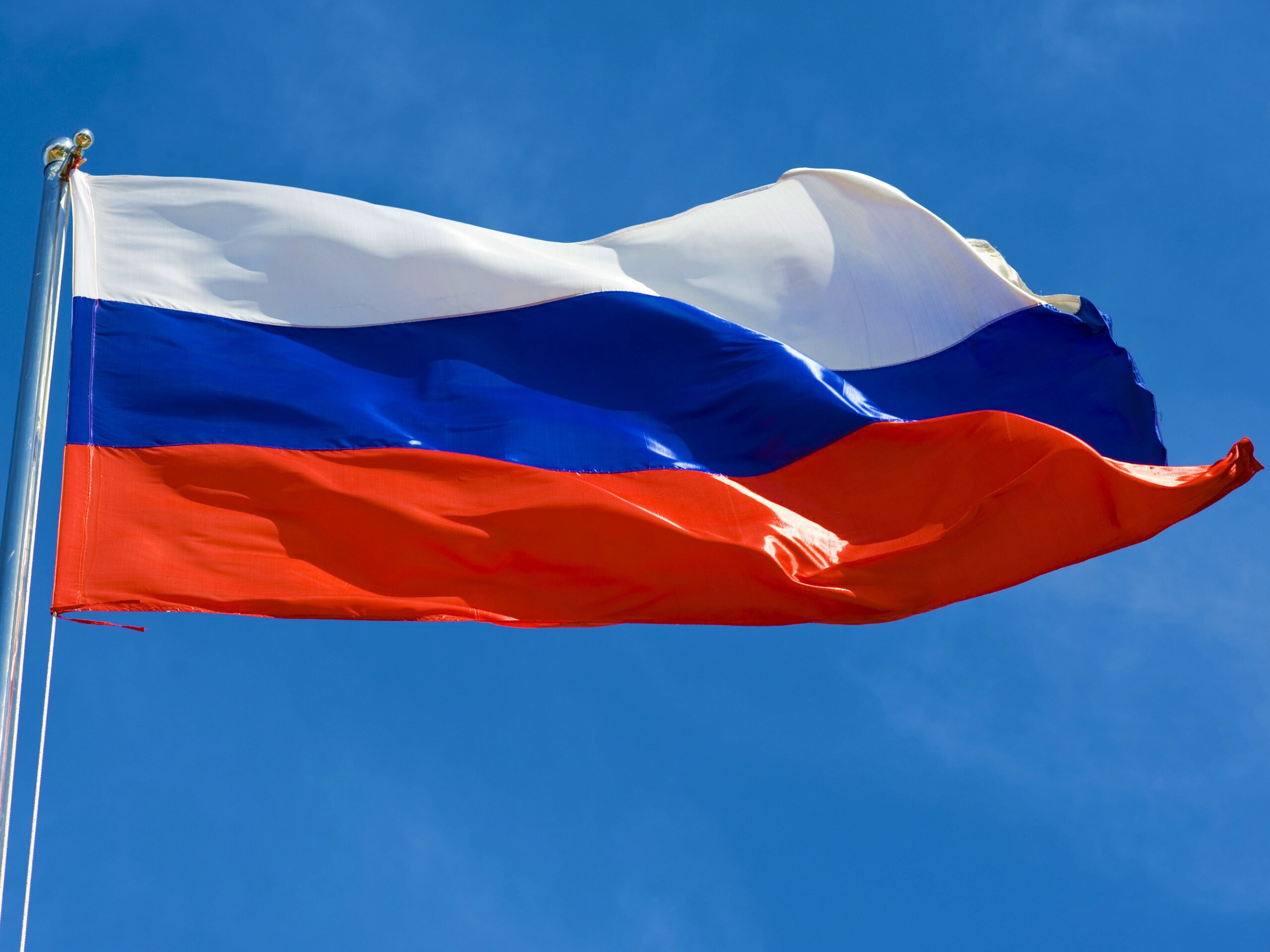 Флаг России на флагштоке обои