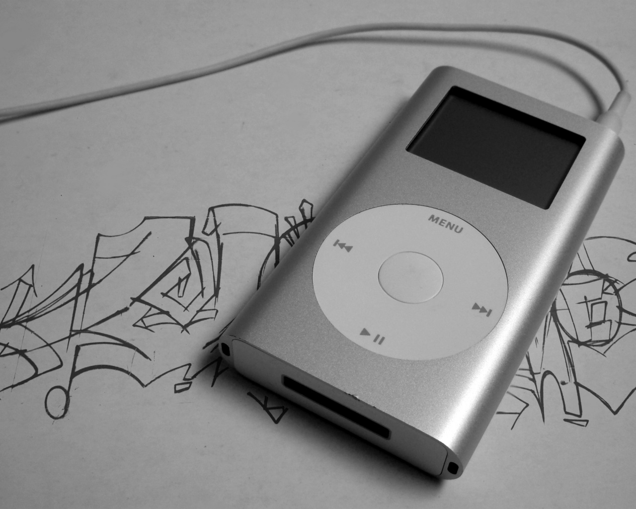 iPod на лиске с граффити обои