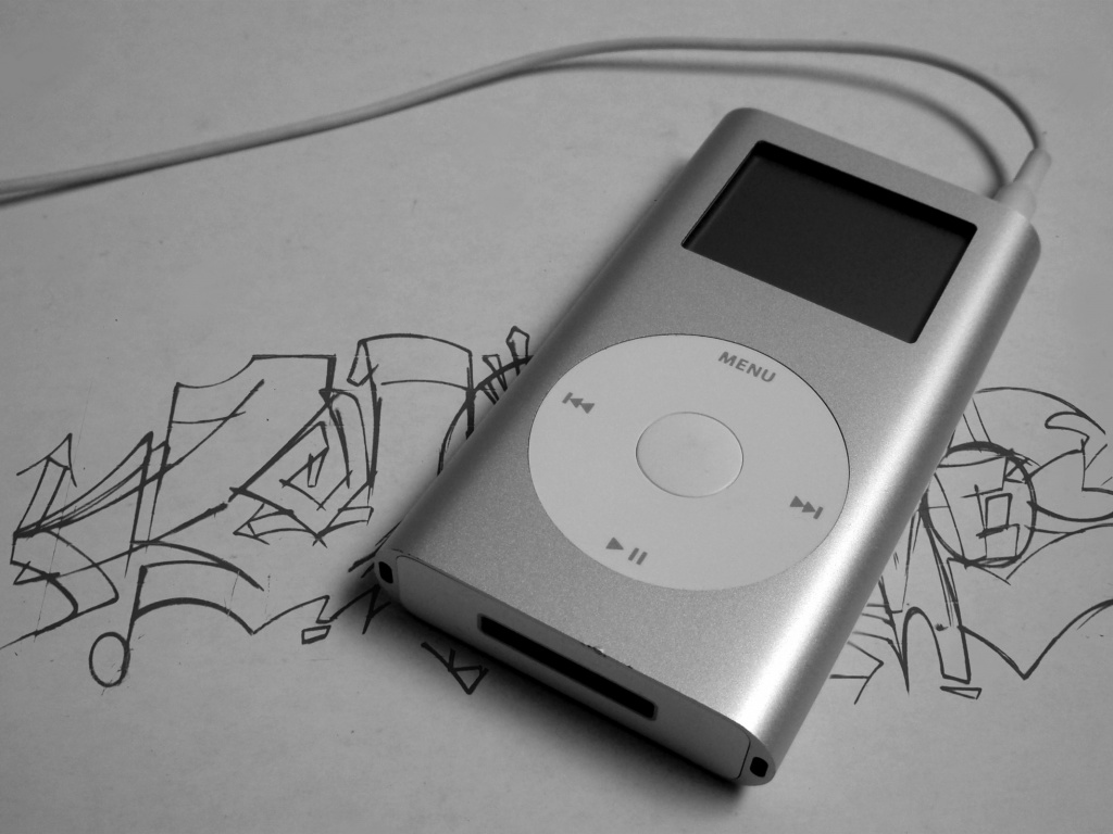 iPod на лиске с граффити обои