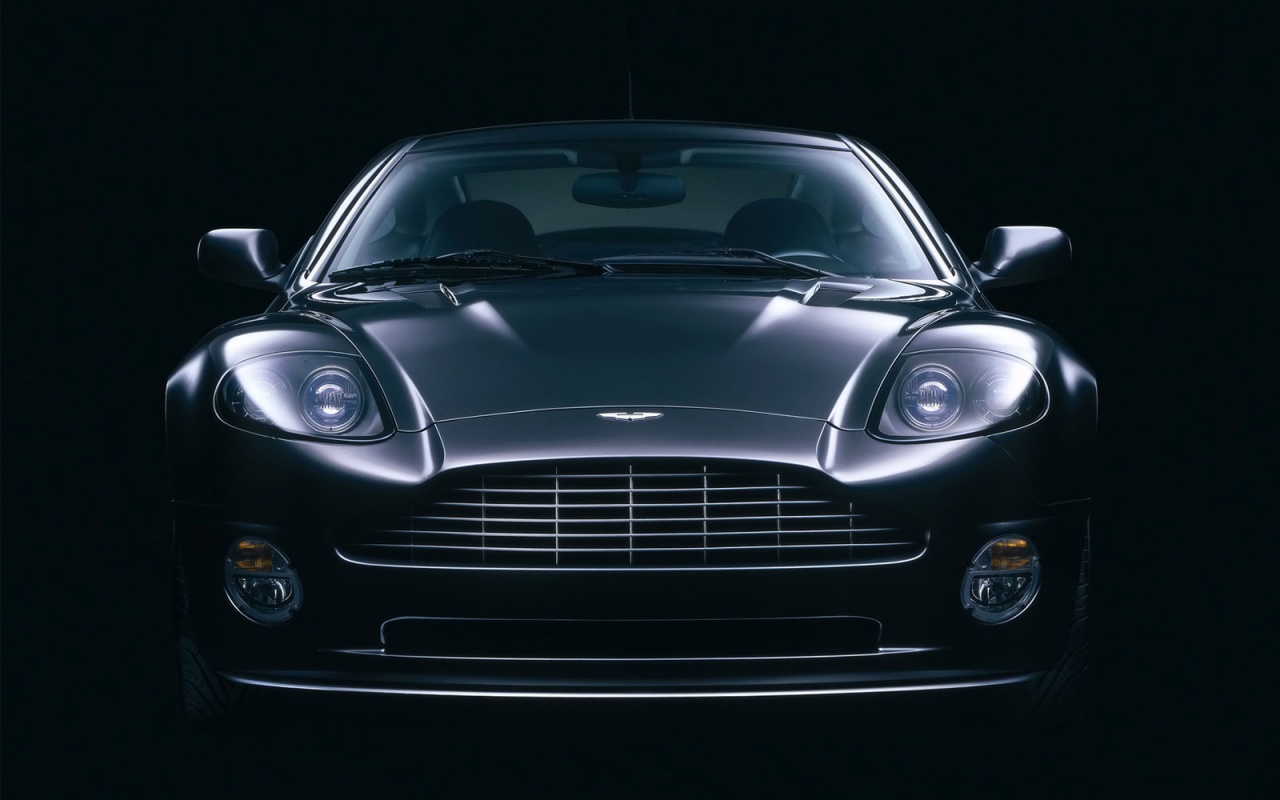 Aston Martin Vanqish обои