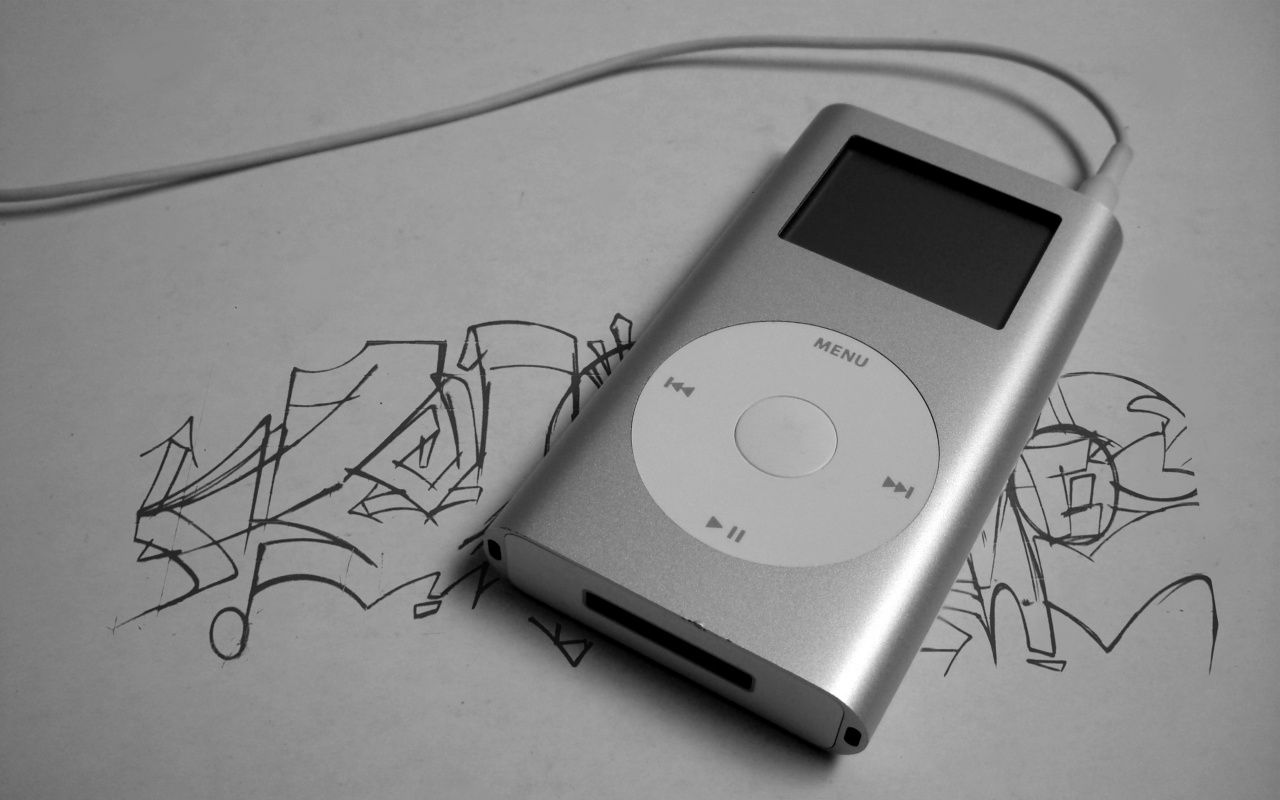 iPod на лиске с граффити обои