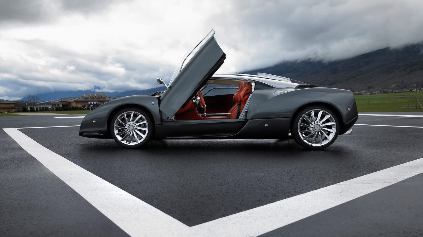 Spyker C12 на аэродроме обои