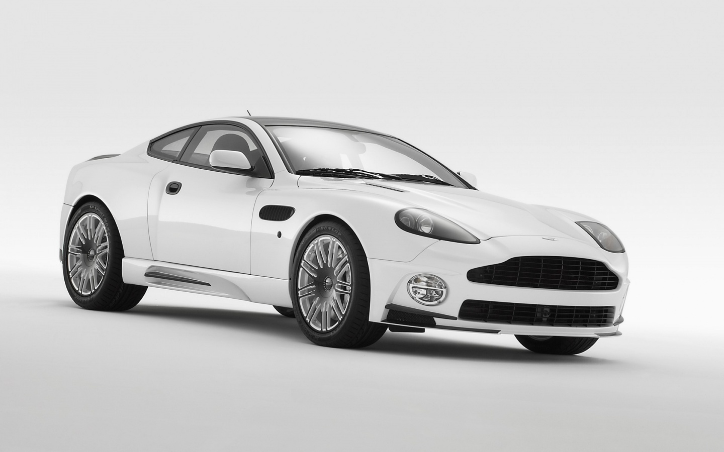 Aston Martin Vanquish S обои