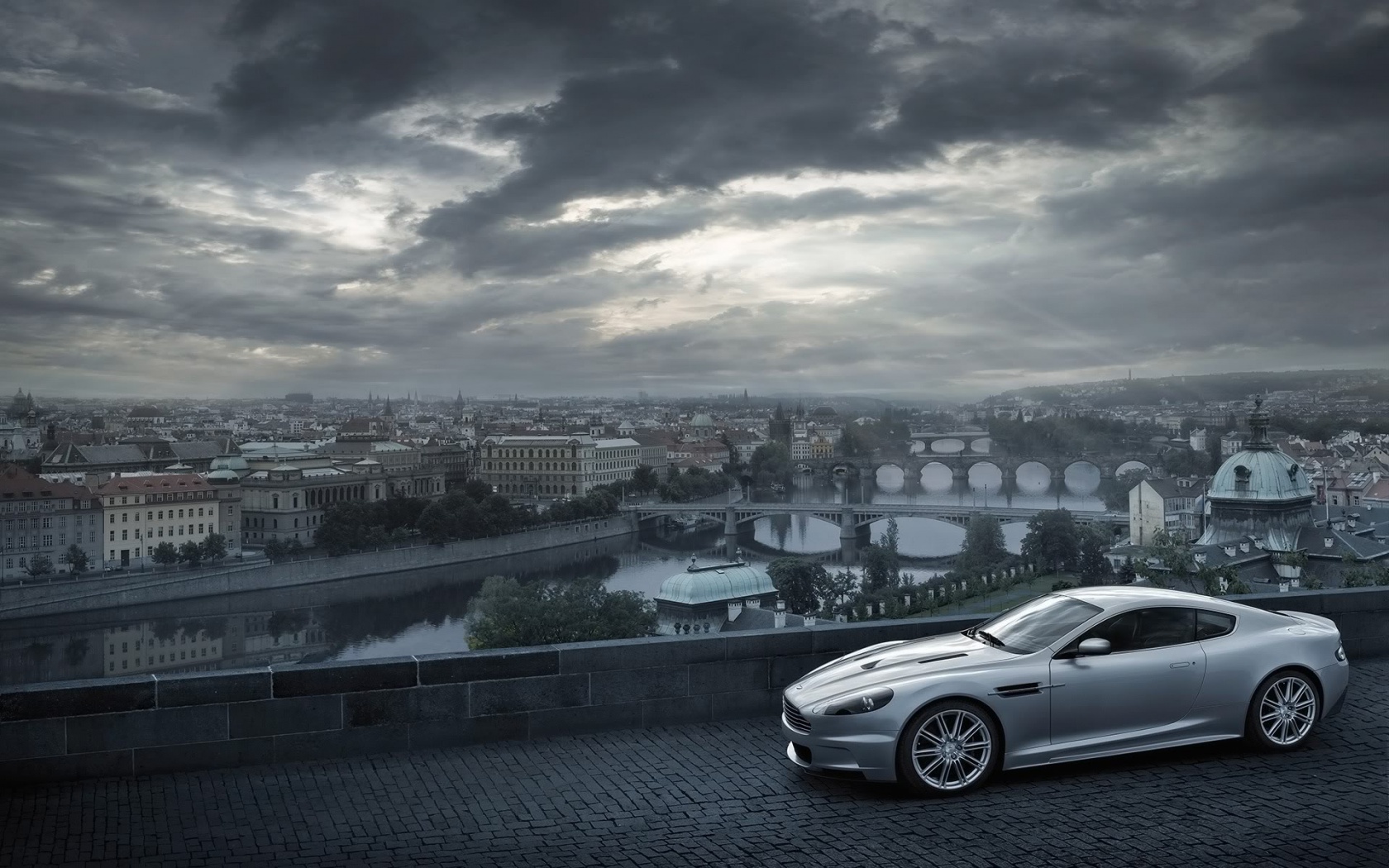 Aston Martin в городе обои