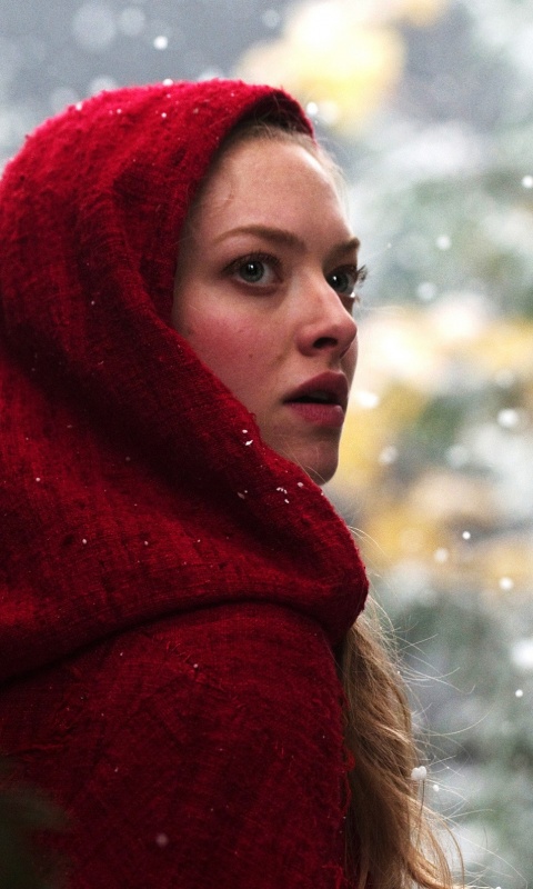 Amanda Seyfried in Red Riding Hood обои