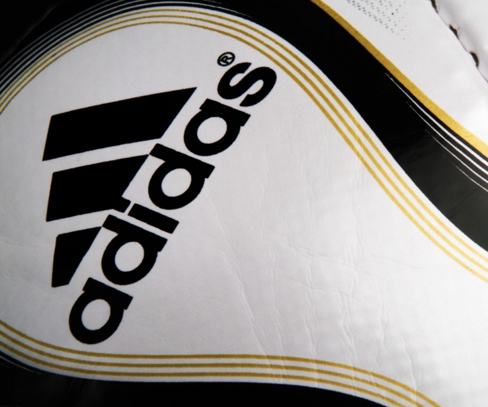 Мяч с логотипом Adidas обои