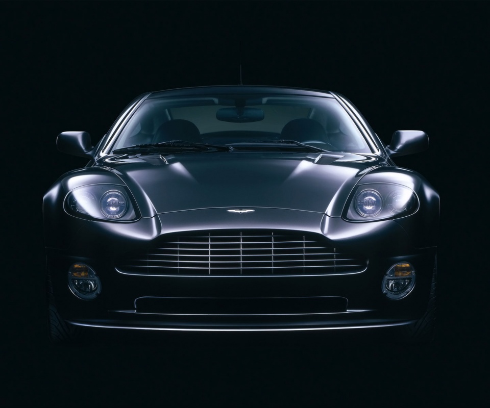 Aston Martin Vanqish обои