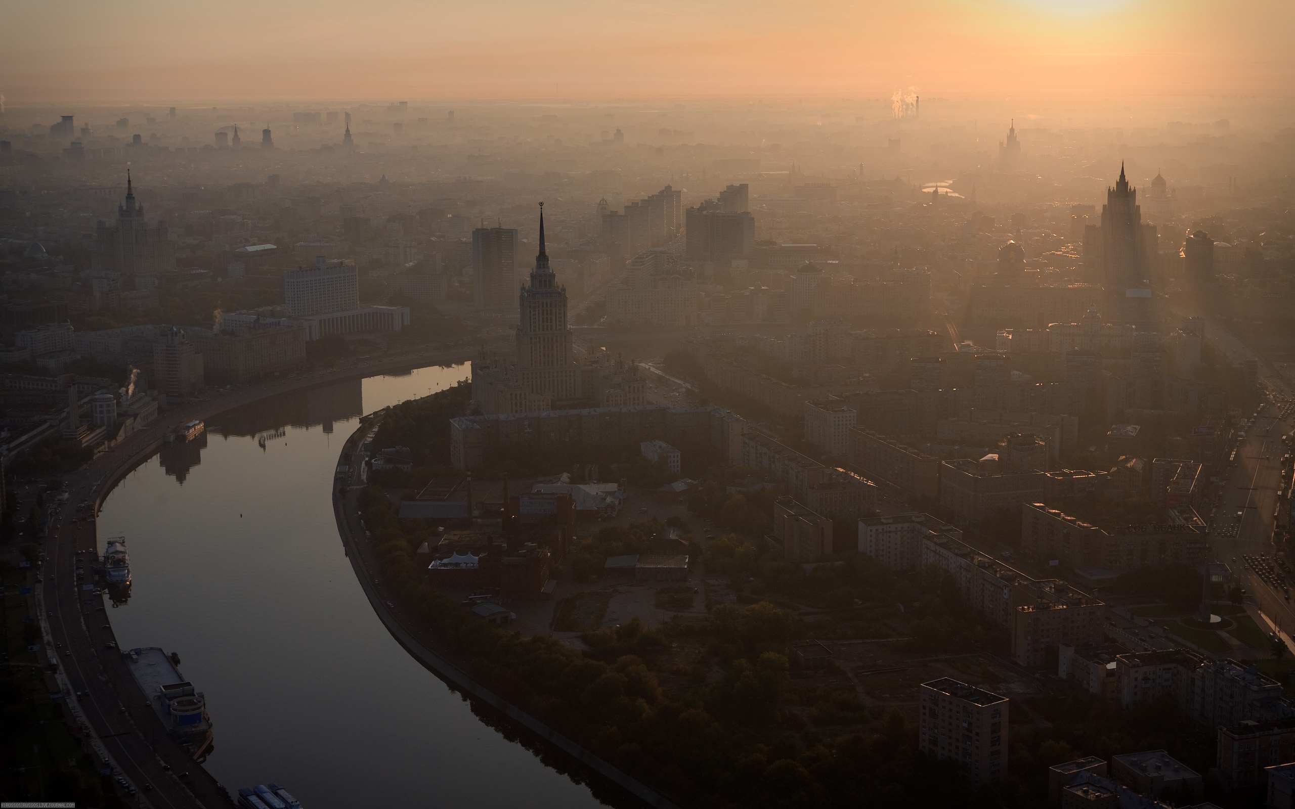 Москва в тумане обои