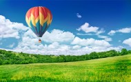 обои Воздушный шар для рабочего стола воздушный шар луг небо