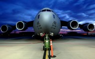 обои Самолет на взлетной полосе для рабочего стола аэродром взлетная полоса самолет