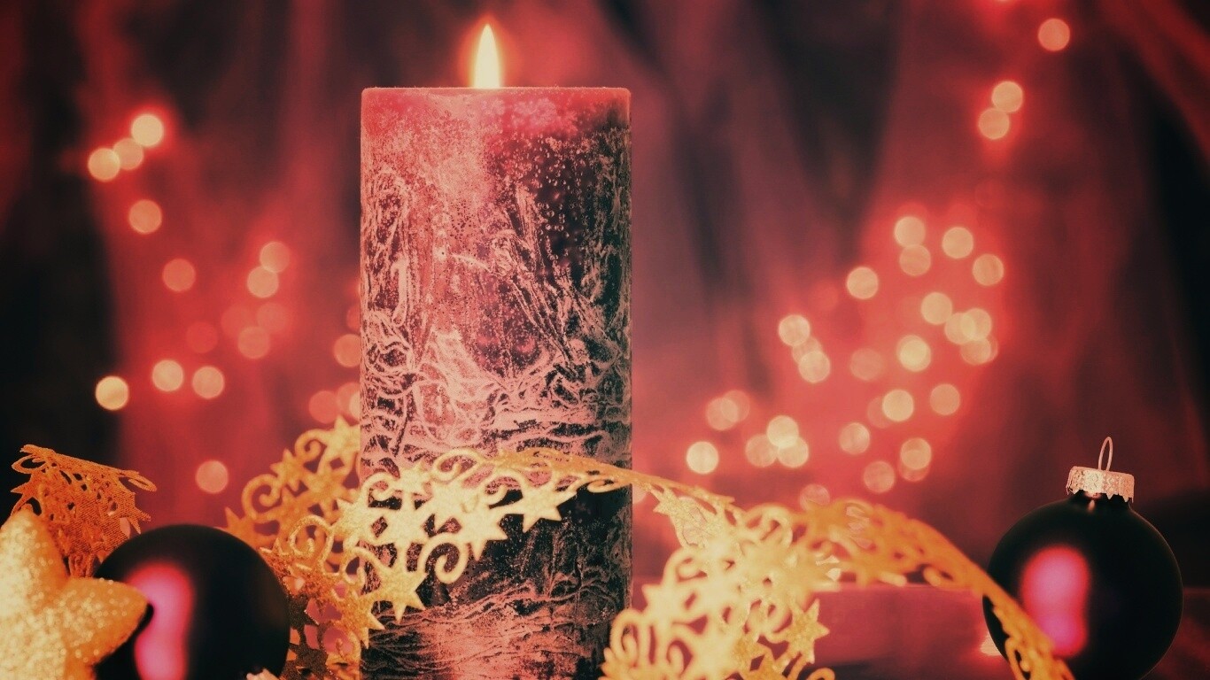 Новогодняя свеча обои