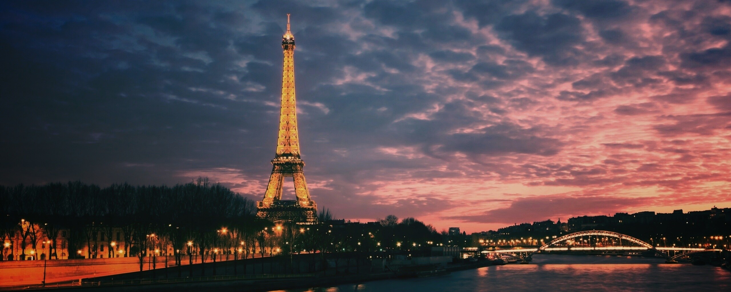 Эйфелева башня в Париже скачать