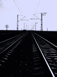 Железная дорога уходит вдаль обои