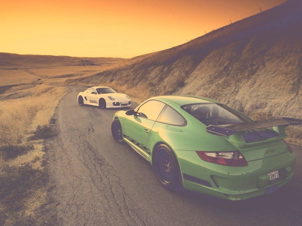 Два порша на горной дороге обои