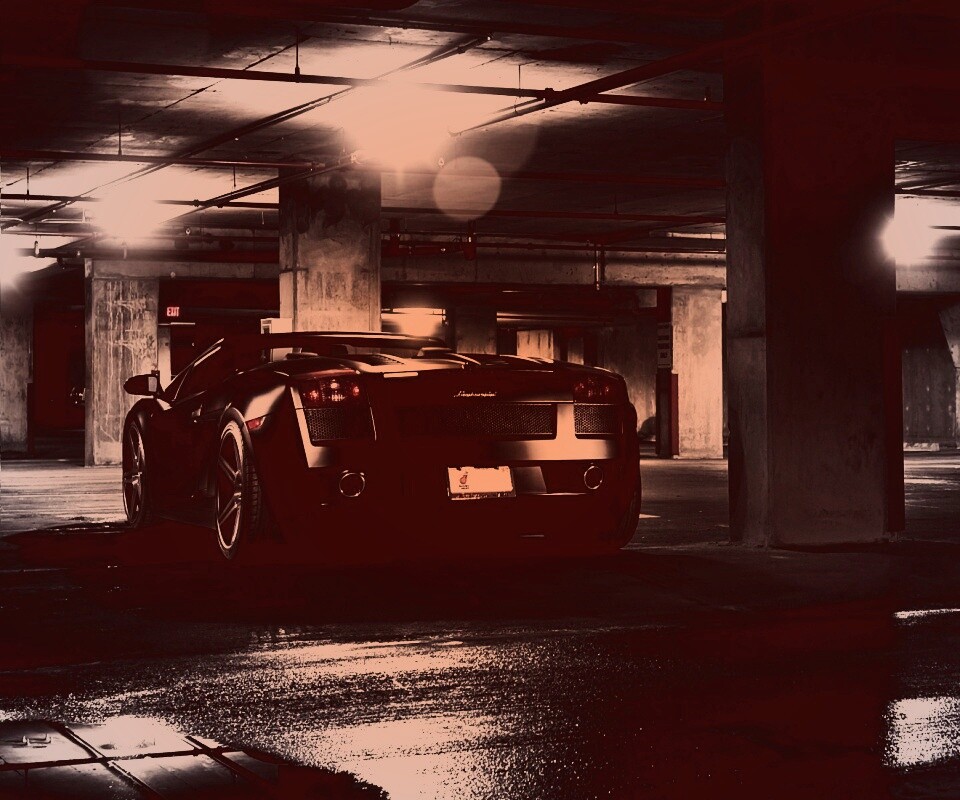 Ламборджини на подземной парковке обои