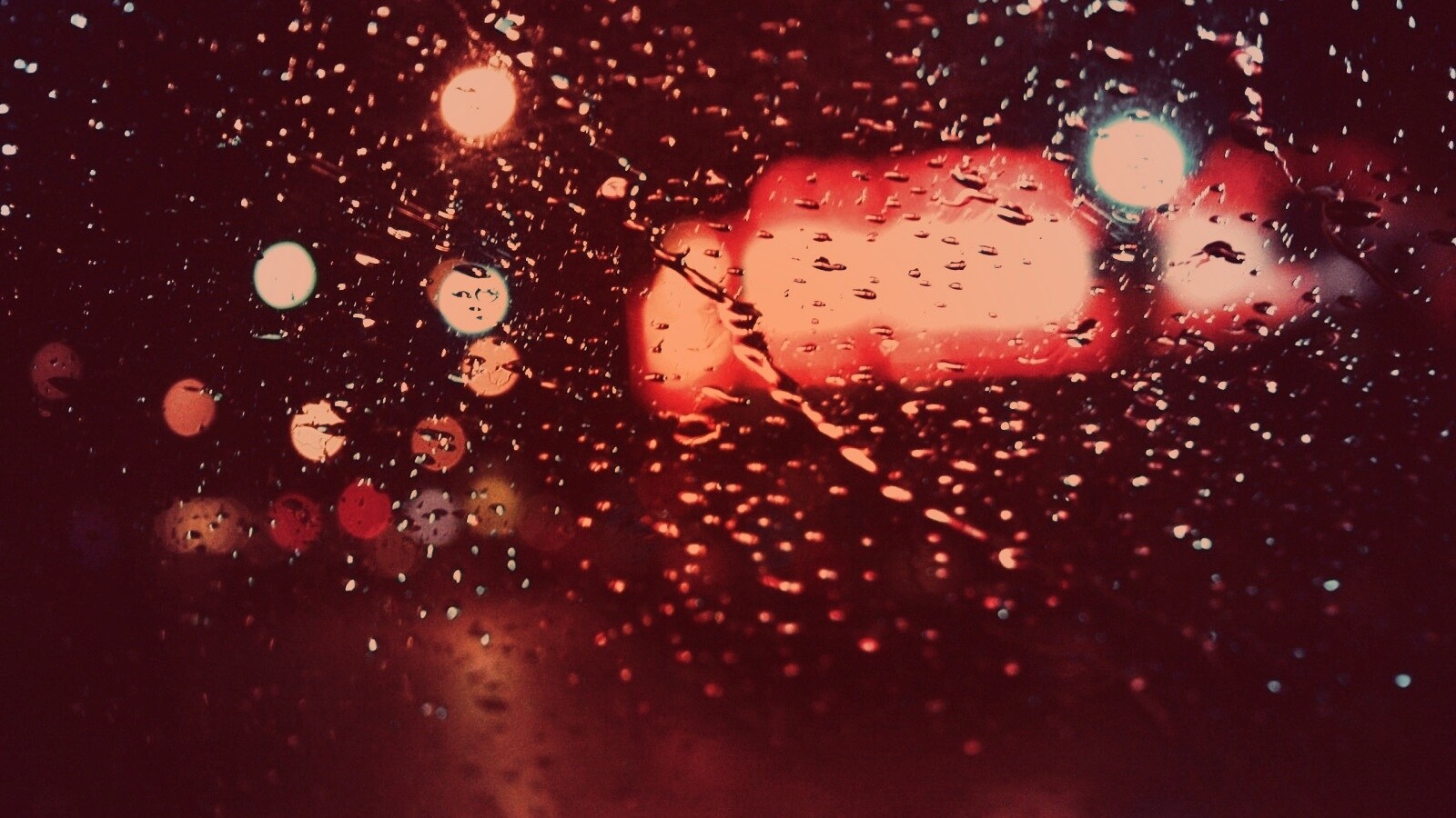 Дождь на стекле обои