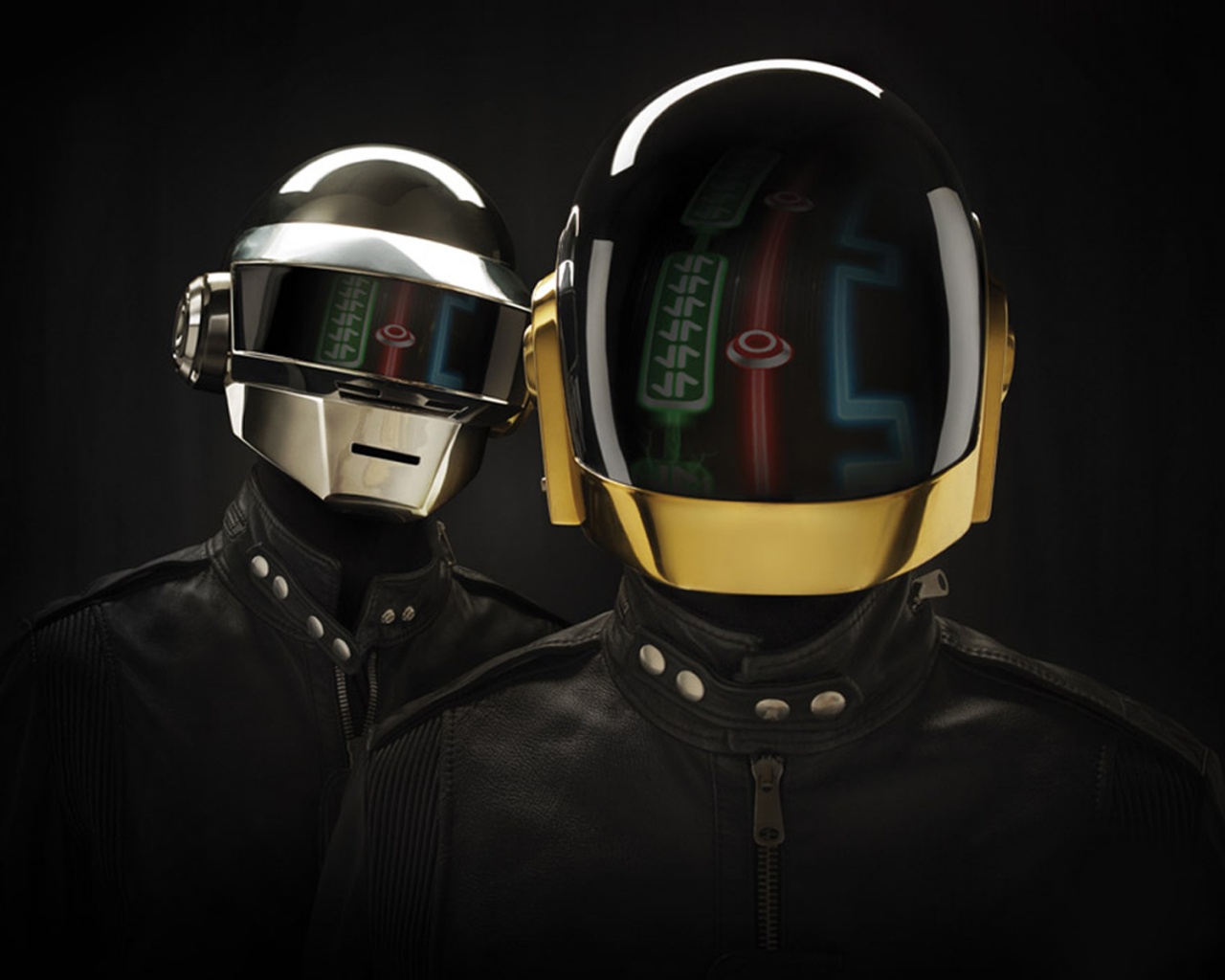 Daft Punk на темном фоне обои