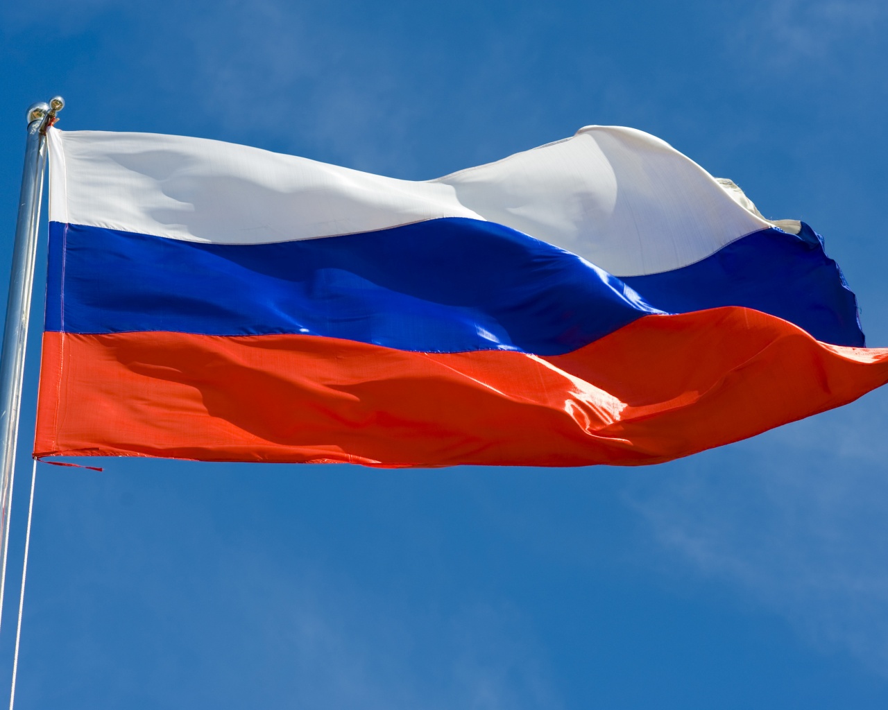 Флаг России на флагштоке обои