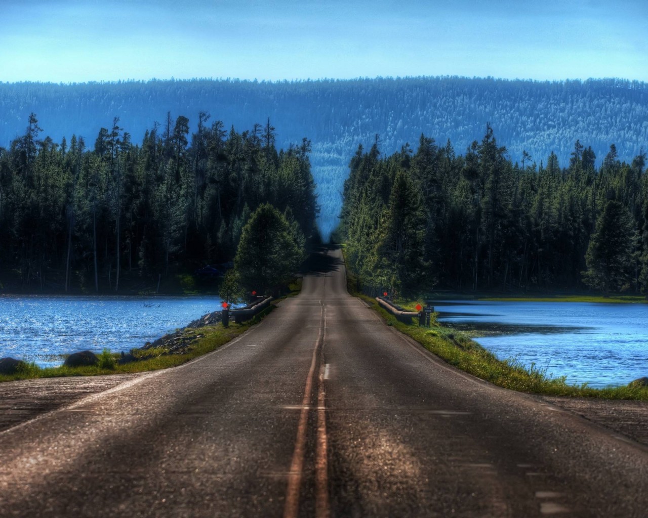 Дорога через озеро обои