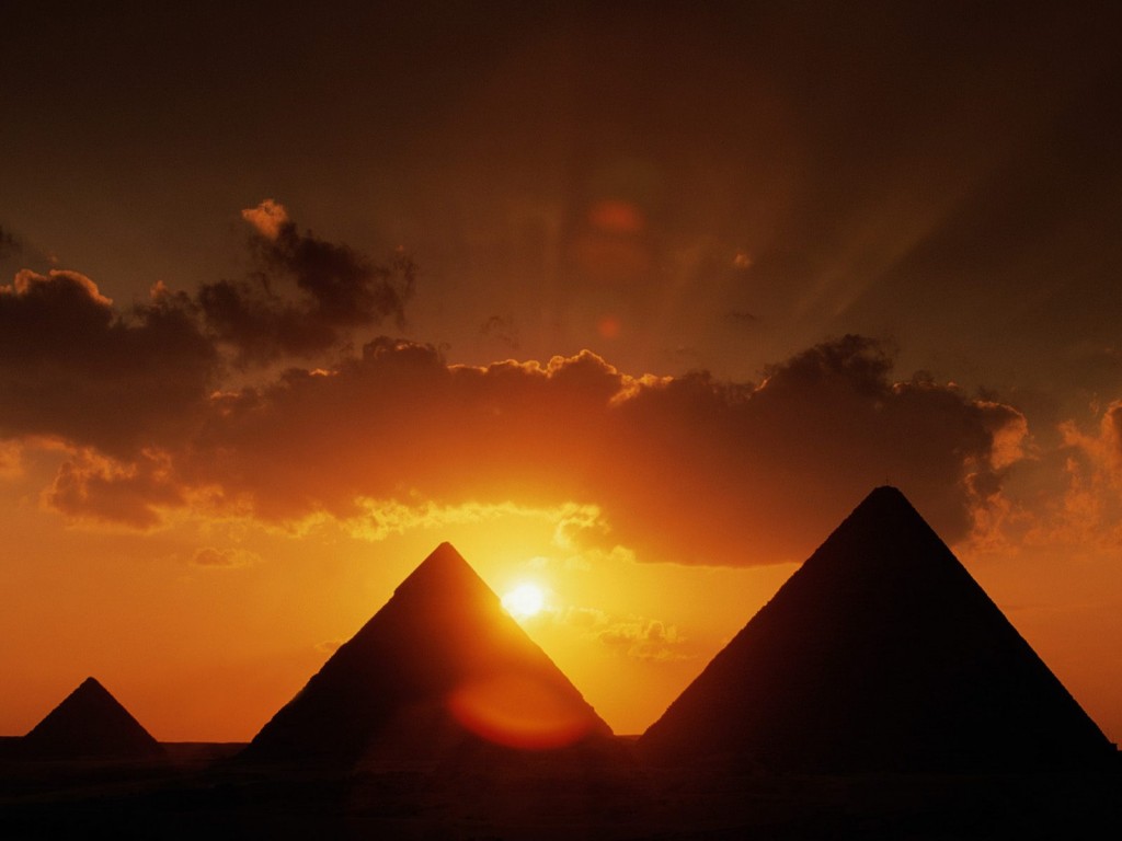 Египетские пирамиды на закате обои