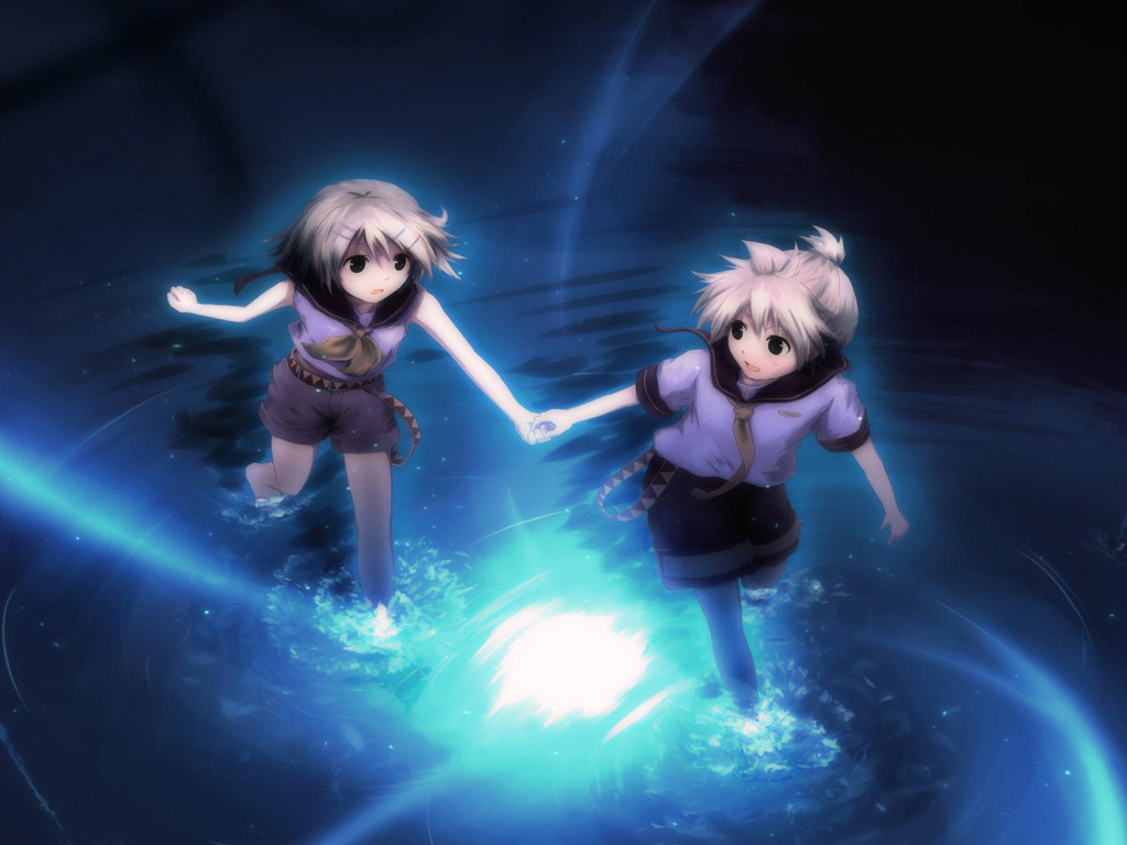 Девочки бегут по воде обои