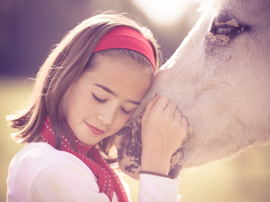 Девочка и лошадь обои