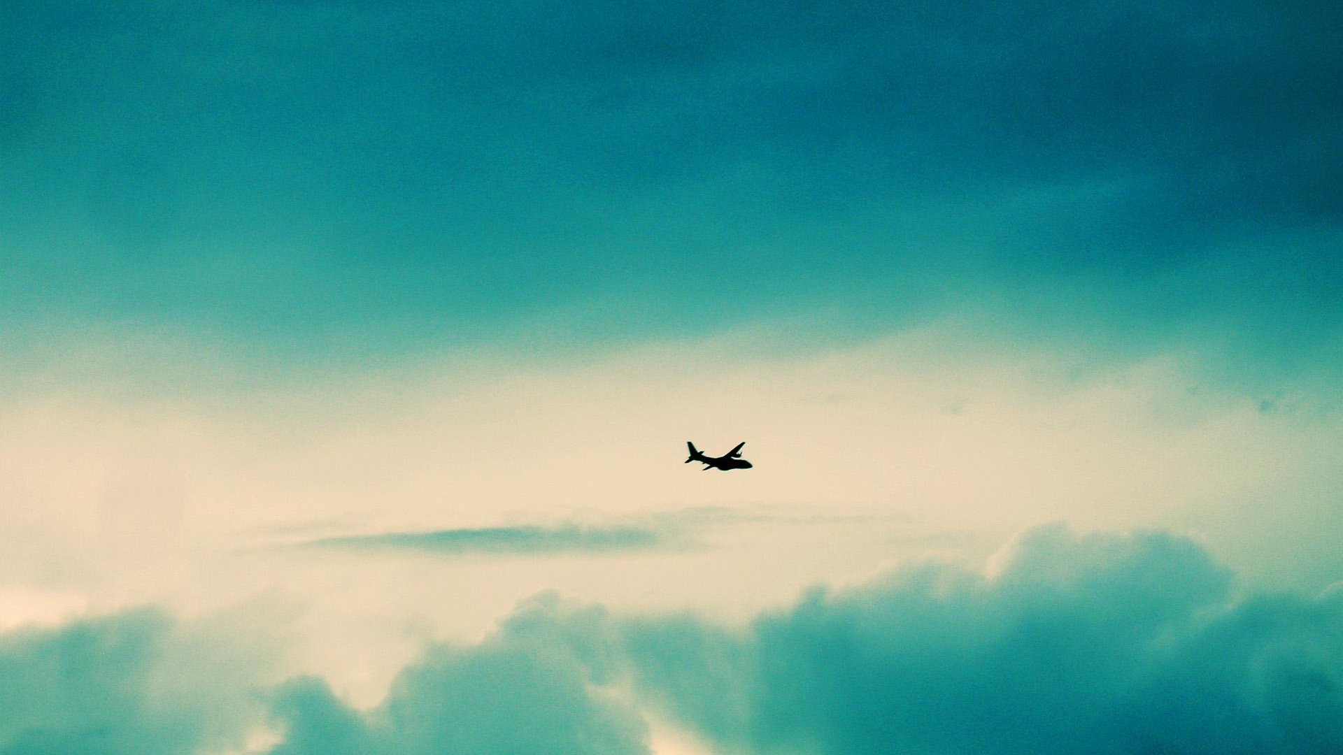 Самолет в небе обои