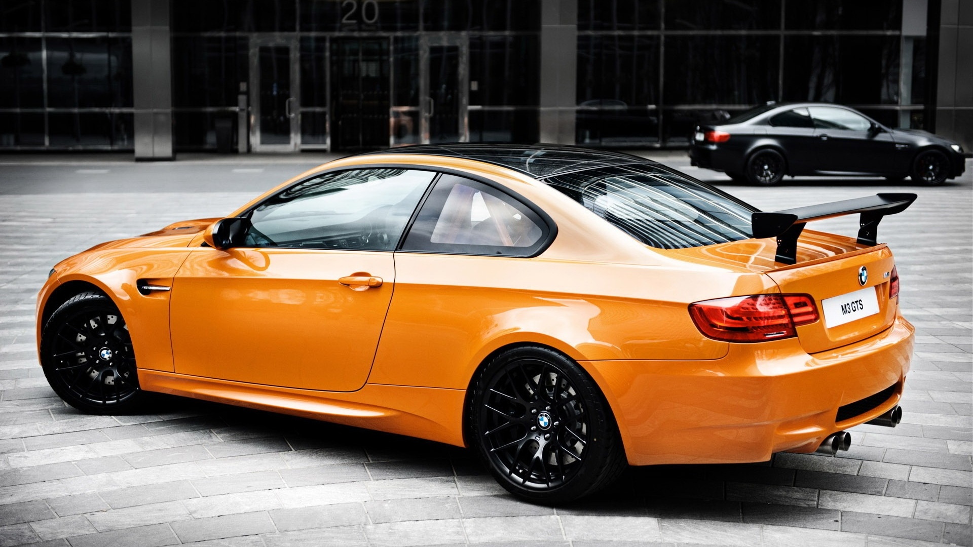 Оранжевый BMW M3 обои