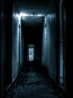 Страшный коридор обои