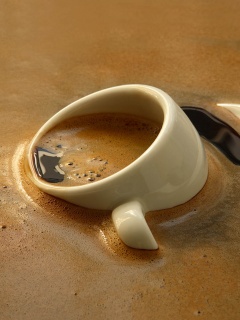 Чашка тонет в кофе обои