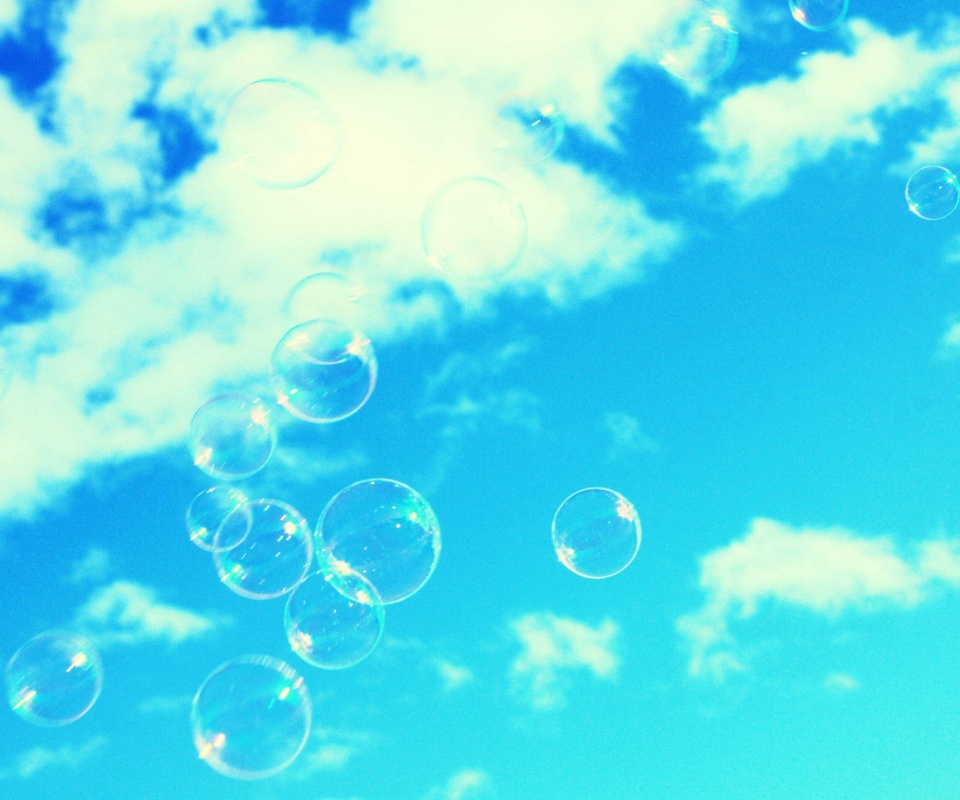 Мыльные пузыри в небе обои