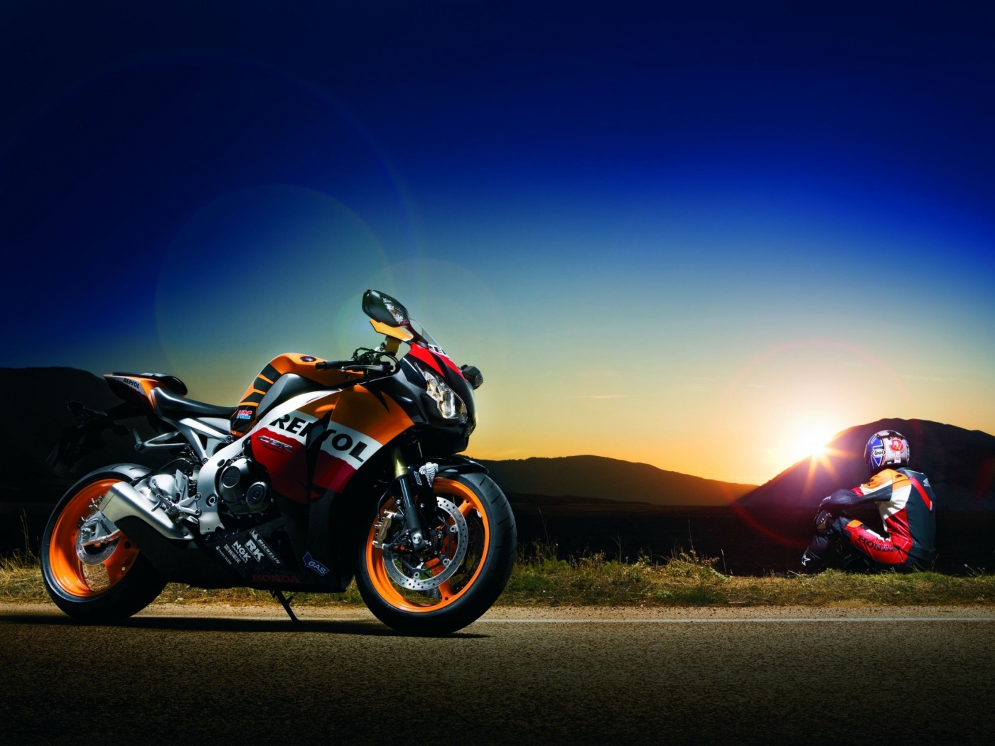 Мотоциклист и мотоцикл обои